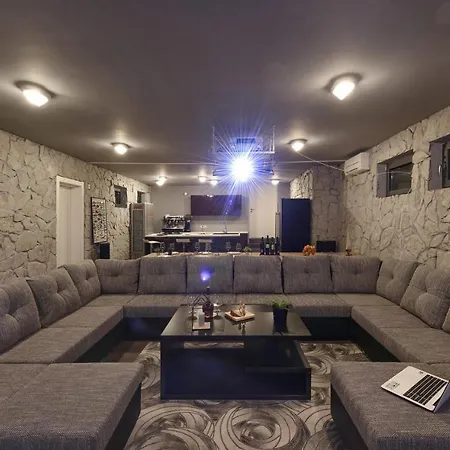 Сasa de vacaciones Bella *